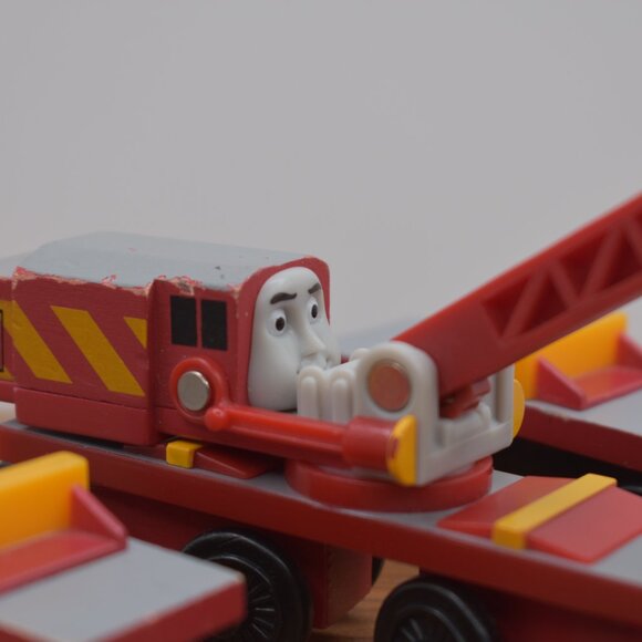 Rocky Magnetic Crane Front and Back Cars Thomas & Friends Wooden Railway… - Picture 11 of 12